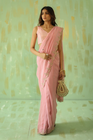 Light Pink Embroidered & Scalloped Mughal Booti Saree Set (Set of 2)