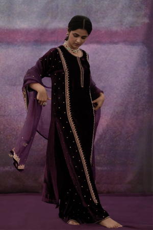 Violet moti scallop hand embroidered kurta set