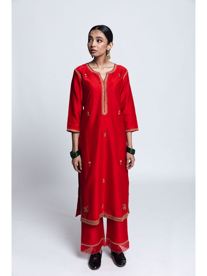 Anju Fabrics Golden Meadows Chanderi Silk With Fancy Designer Kurti Combo  Set Wholesaler Surat