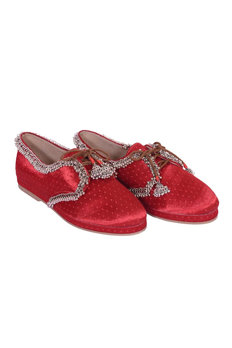 red queen sneakers shoes