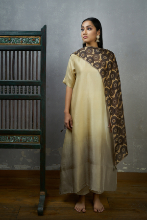 Ivory Ombre hued Asymmetric Dress kurta with silk printed stole