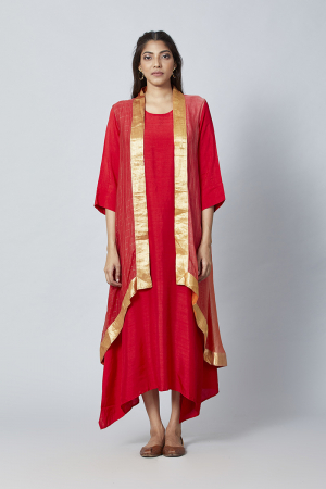 Orange red Orange red Ombre hued kurta  with ombre cape(2 pc)