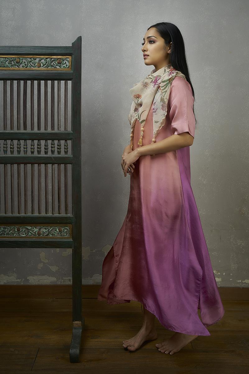 Peach mauve Ombre hued Asymmetric Dress kurta with scalloped embroidered stole